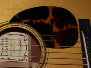 Martin OM-18GE Tortis Pickguard