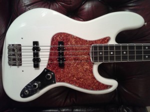 Olympic White 66/62 style Jazz Bass build