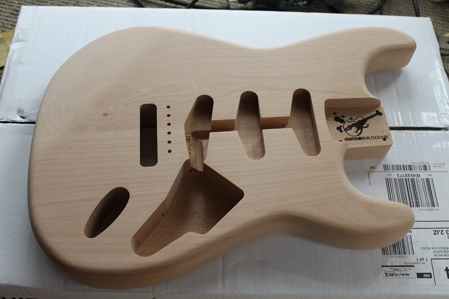 Alder-strat-on-box